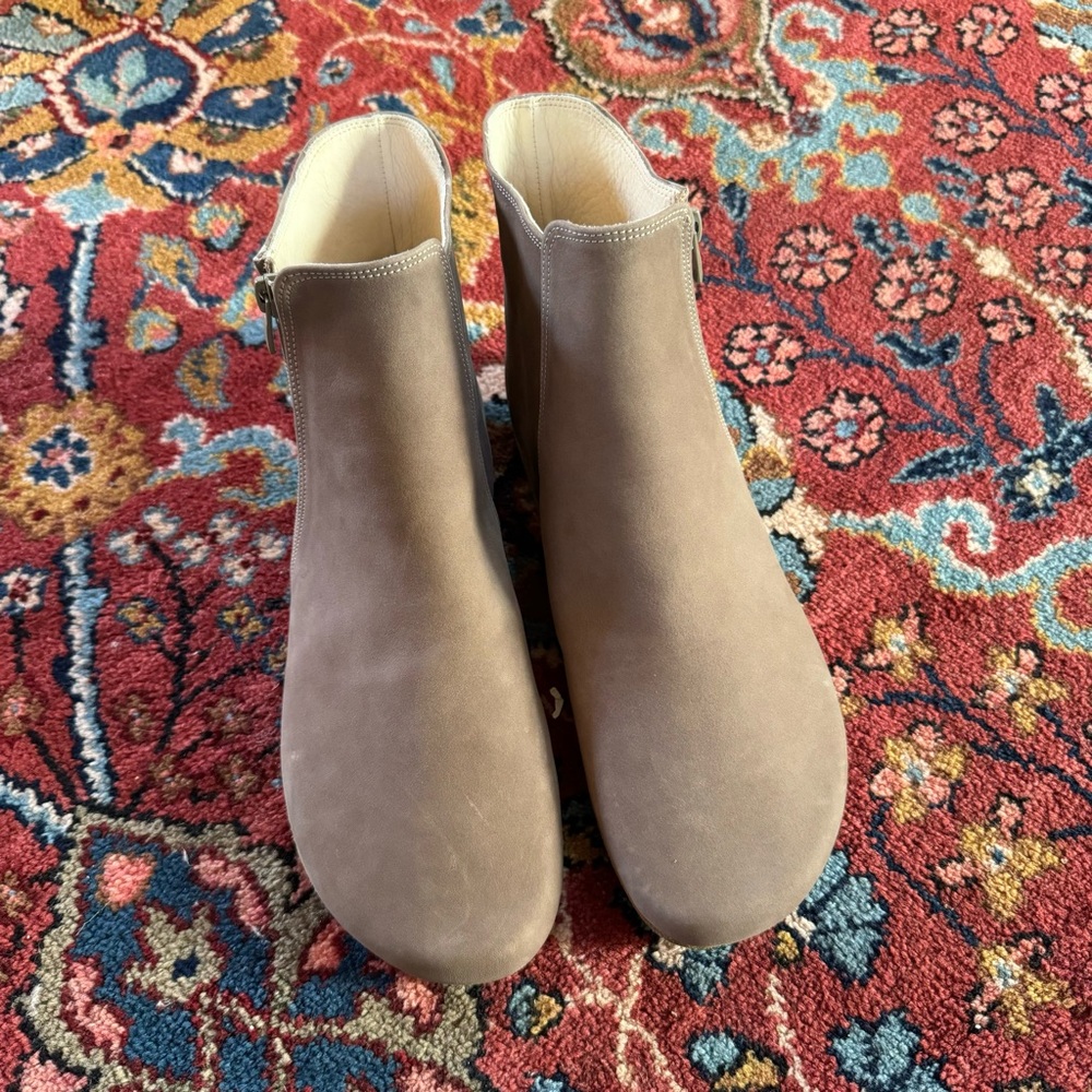 ROSA ZIPPER BOOTS - BY ANYA. Size 42. Zipper